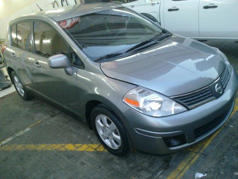 [صورة مرفقة: Nissan-Versa-SL-Hatchback-2007.jpg]